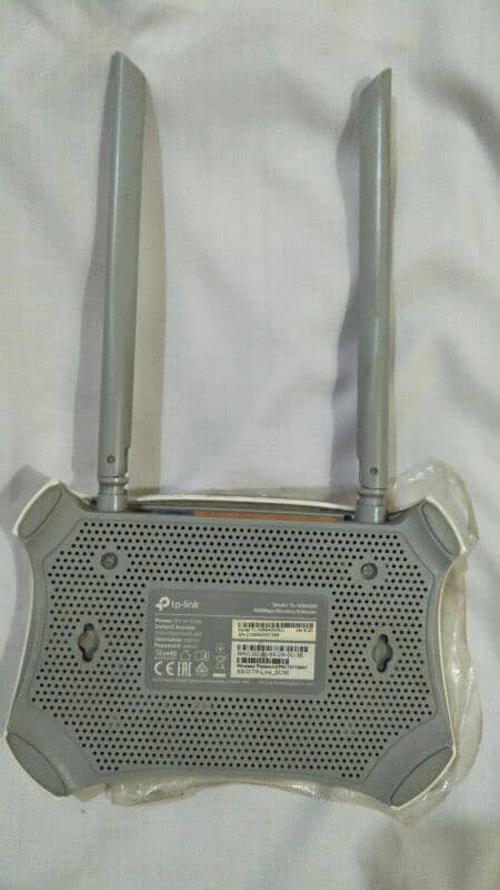 T. P LINK WIFI ROUTER 1