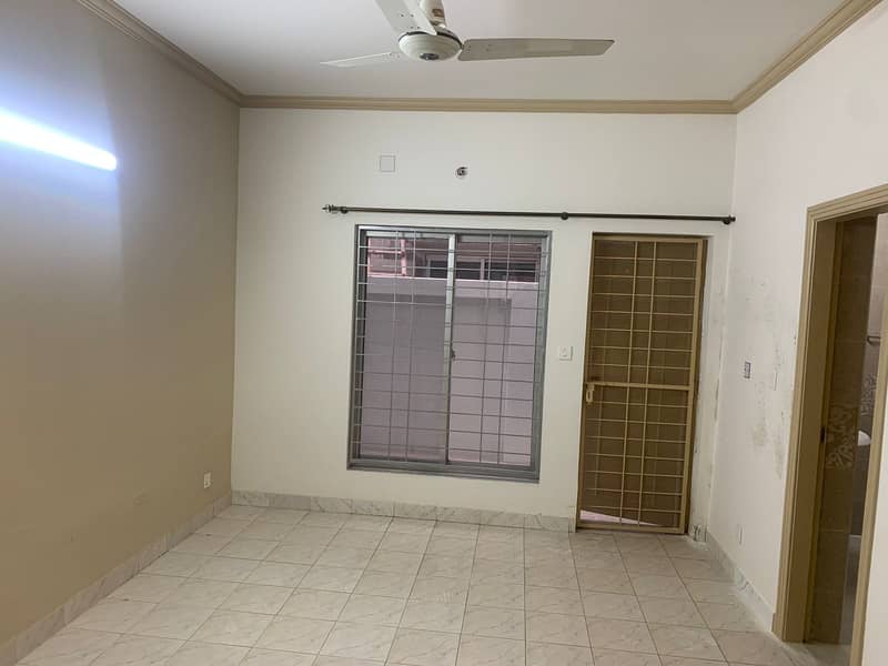 5 marla lower luxury portion flat available for rent in edenabad society lahore 4