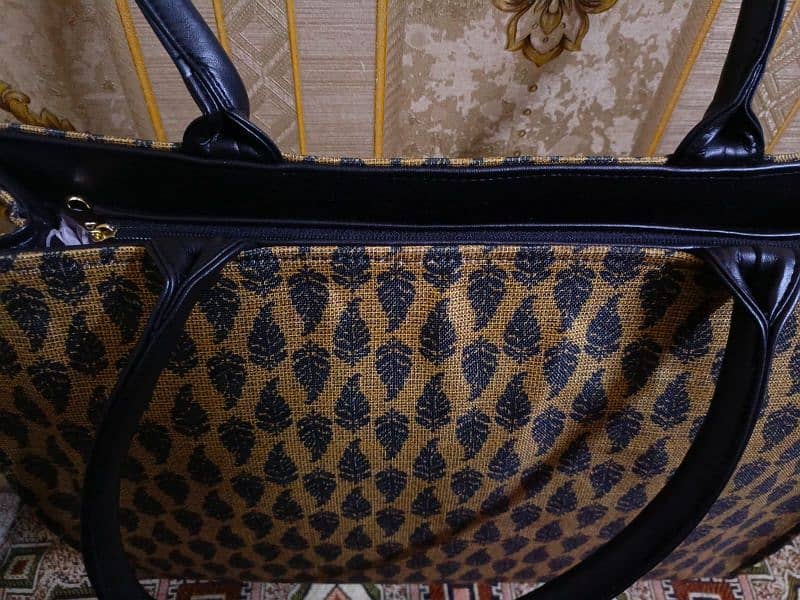 Stylish Zellbury Tote Bag for Sale – Rs. 3000 Only! 3