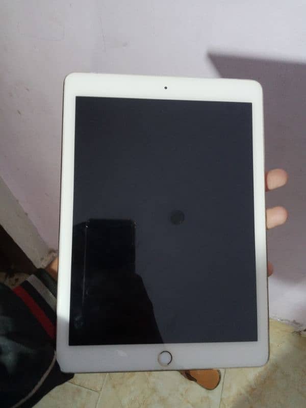 ipad for sale mobile sa exchange bi kar sakta hu GB 16 ipad or cable h 2