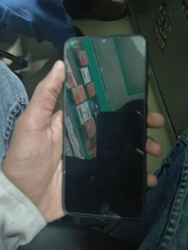 i am selling  redmi A1+ 2 gb ram 32gb memory 1