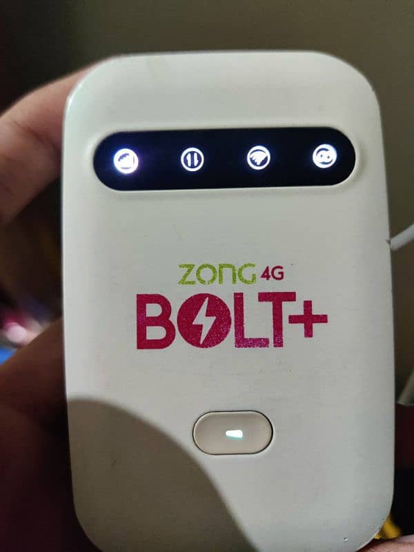 (Price 4500)Minor used zong 4G bolt+ device 1