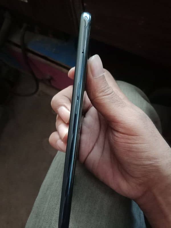 one plus n200 5g 4gb ram 64gb pta upproved glass crack h 2