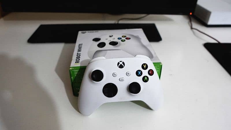 Xbox One S with controller of series X 2