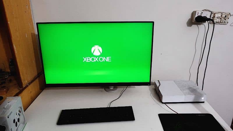 Xbox One S with controller of series X 7