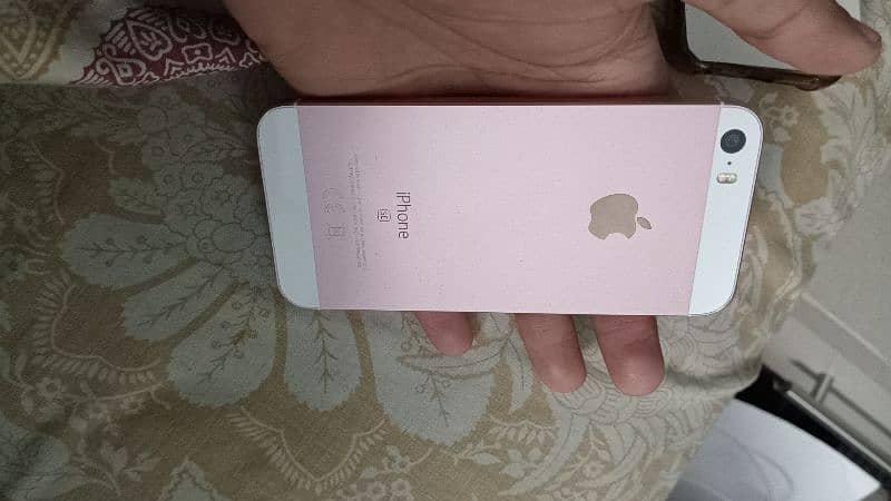 Iphone Se 2016 with box 1