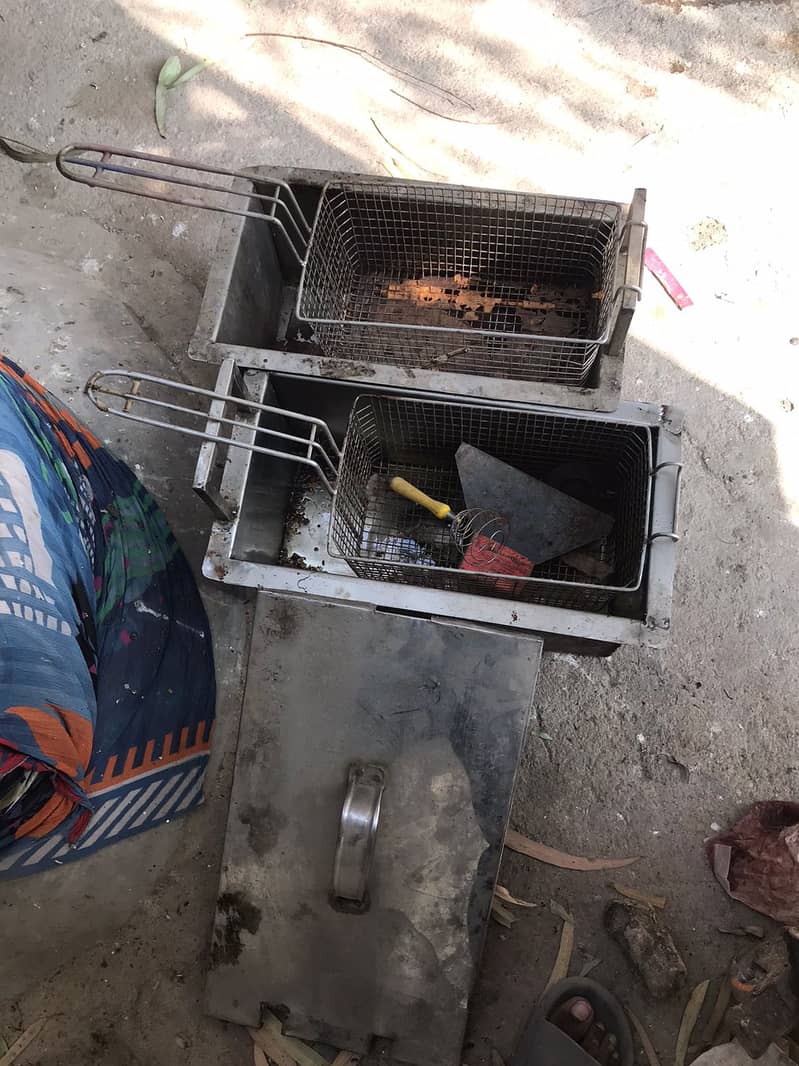 Food Counter with french fries equipment 4