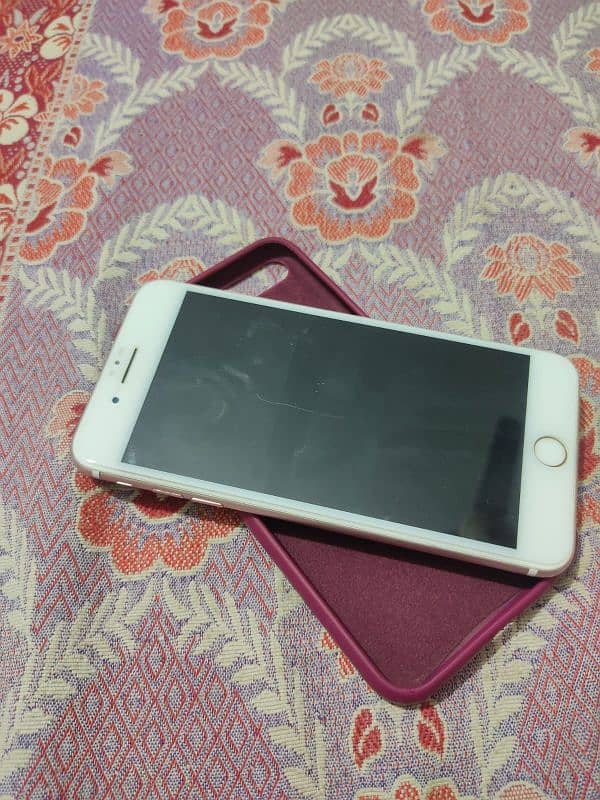 iPhone 7 pta in good condition 5