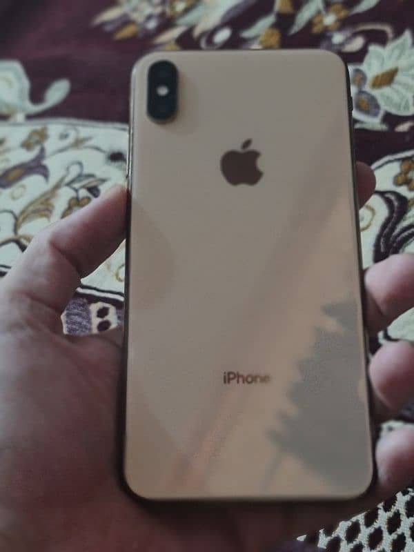 iPhone xs max 4