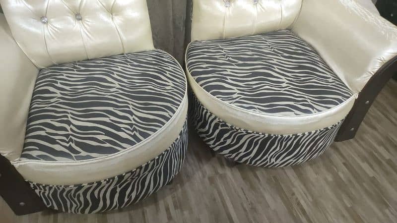 2 seater sofa set with chair 0