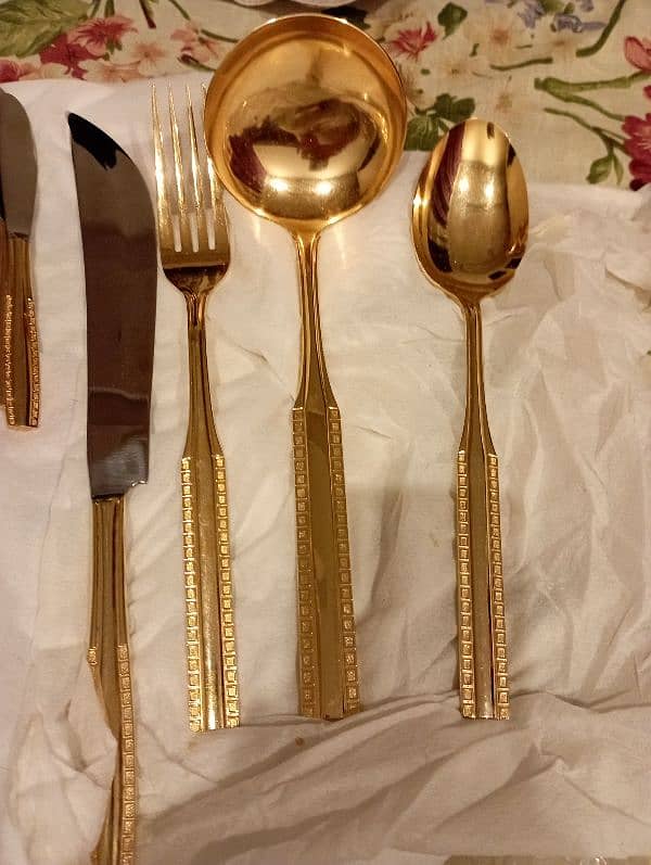 stainless steel gold plated cutlery set for up 12 person 2