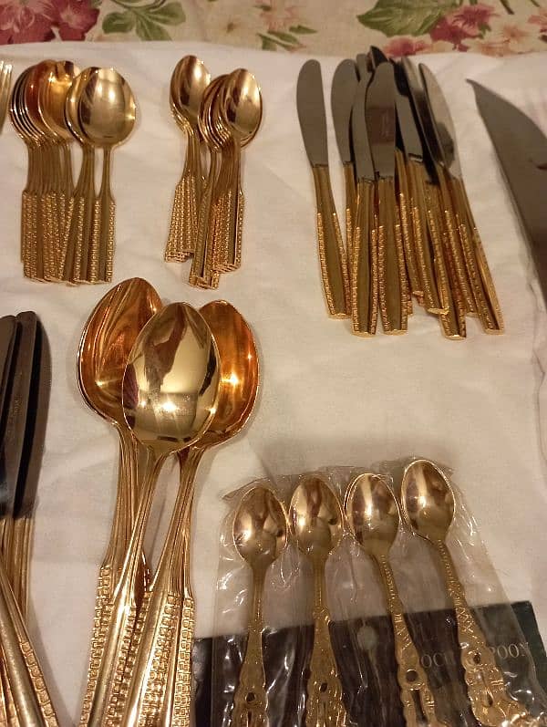 stainless steel gold plated cutlery set for up 12 person 3