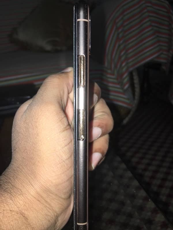 iPhone Xs For Sale 4