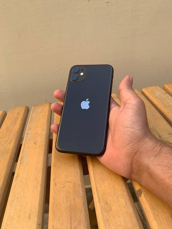 Iphone 11 64GB JV Under Apple Warranty 0