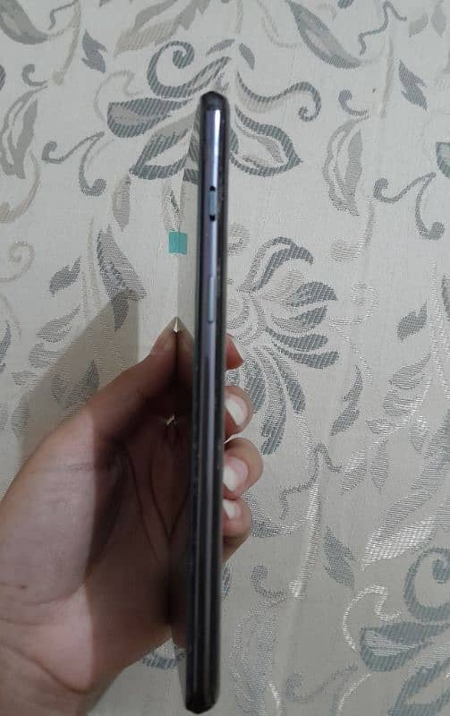 One Plus 7 in excellent condition 2