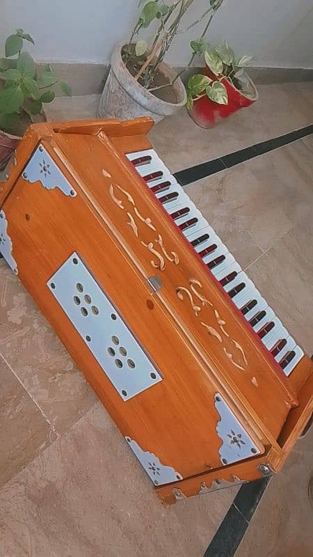 Harmonium 10/10 2