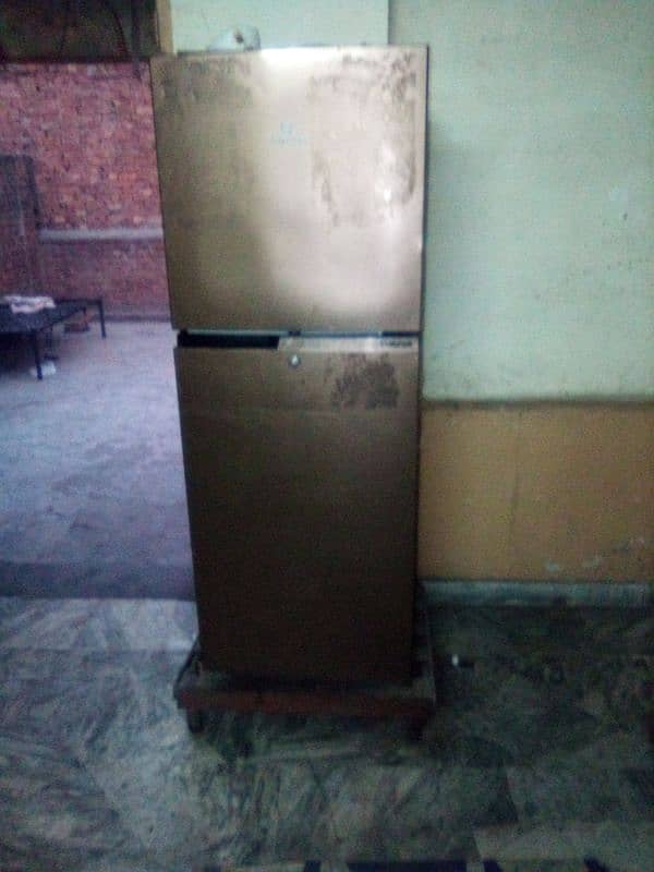 dawnlance fridge for sale full size 0