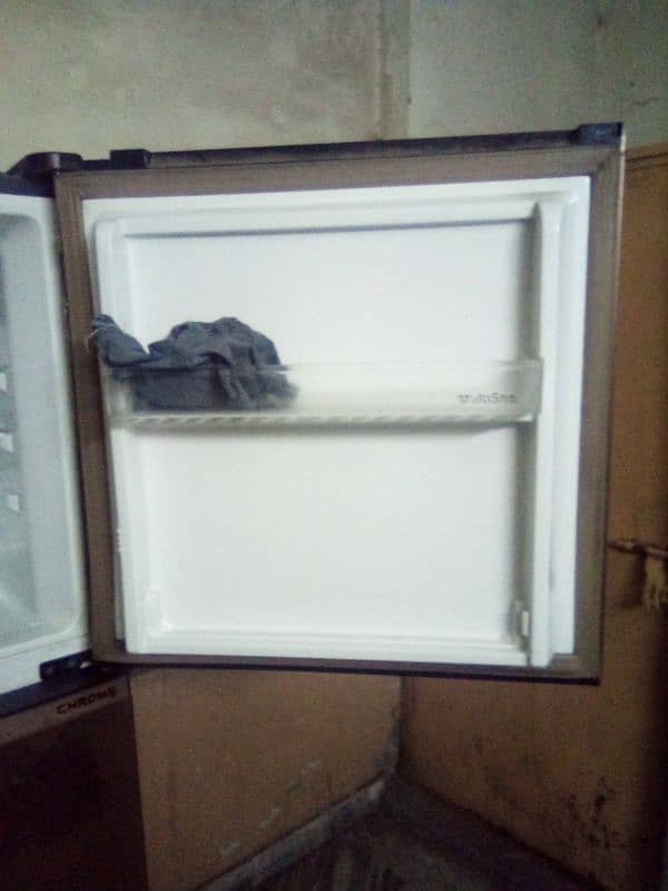 dawnlance fridge for sale full size 10