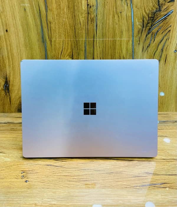 MicroSoft SurfaceBook Touch 2k i7-10th Gen 16GbRam 256GbSSD Intel Iris 1