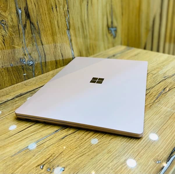 MicroSoft SurfaceBook Touch 2k i7-10th Gen 16GbRam 256GbSSD Intel Iris 4