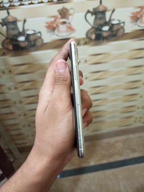 IPHONE X 64GB NON PTA 11