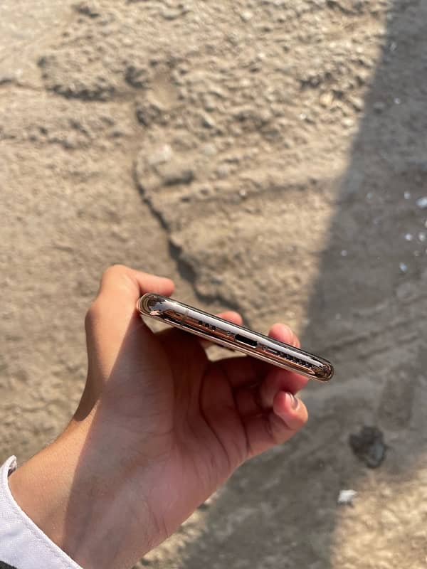 iphone xs 3