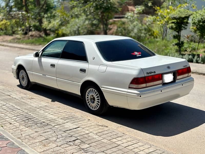 Toyota Crown Royal Saloon G 1