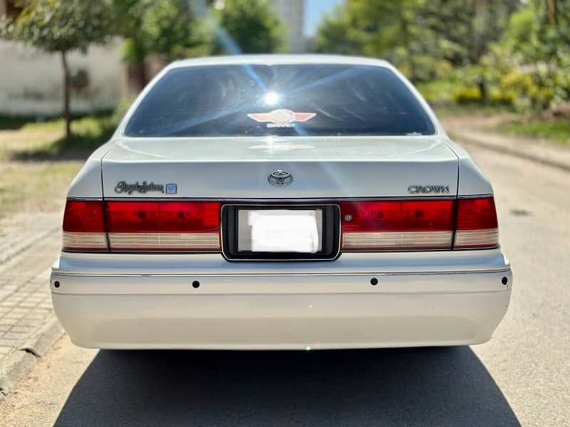 Toyota Crown Royal Saloon G 2