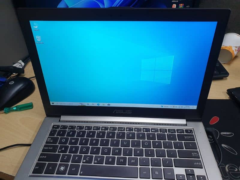 Asus Zenbook ux32a Ultra book 1