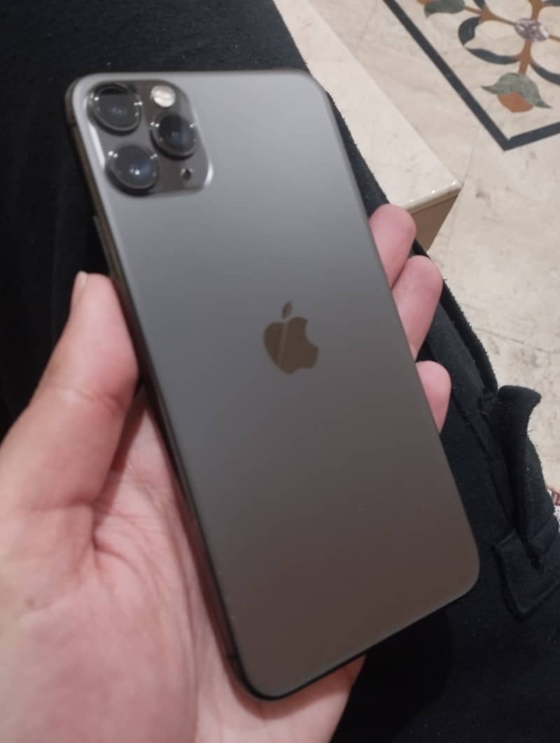 Apple iPhone 11 Pro Max 1