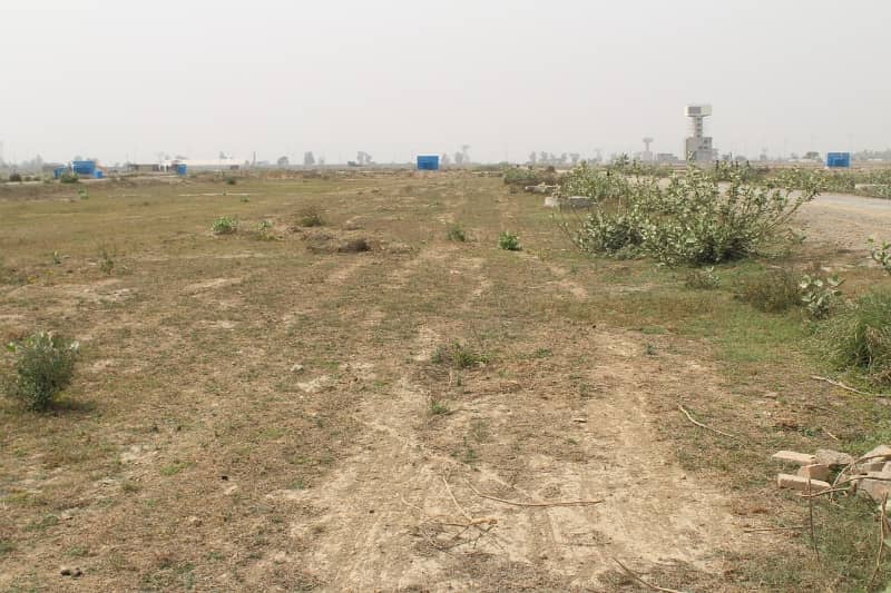 1 KANAL PLOT 80 FT ROAD CLOSE TO PLAY GROUND NEAR M 412 2