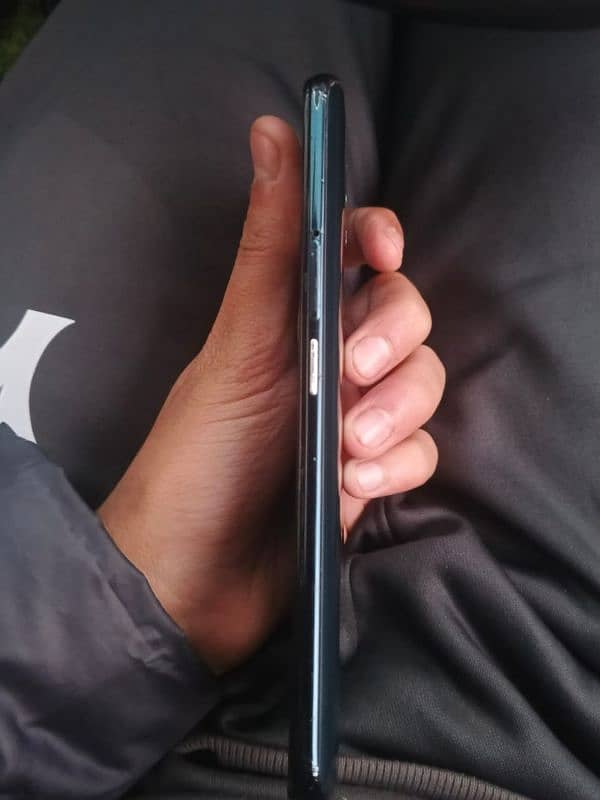 OPPO Reno 2f. 4