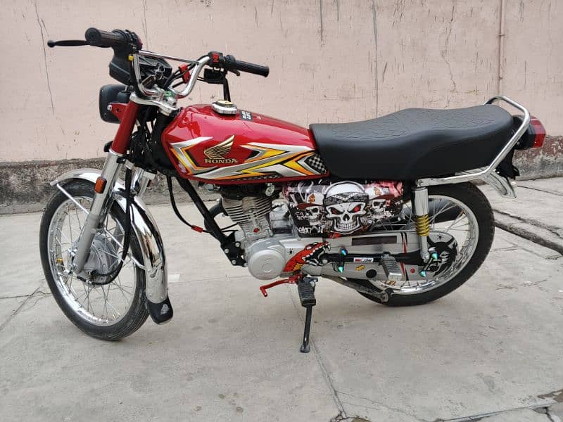 Honda 125 2 month use only 0