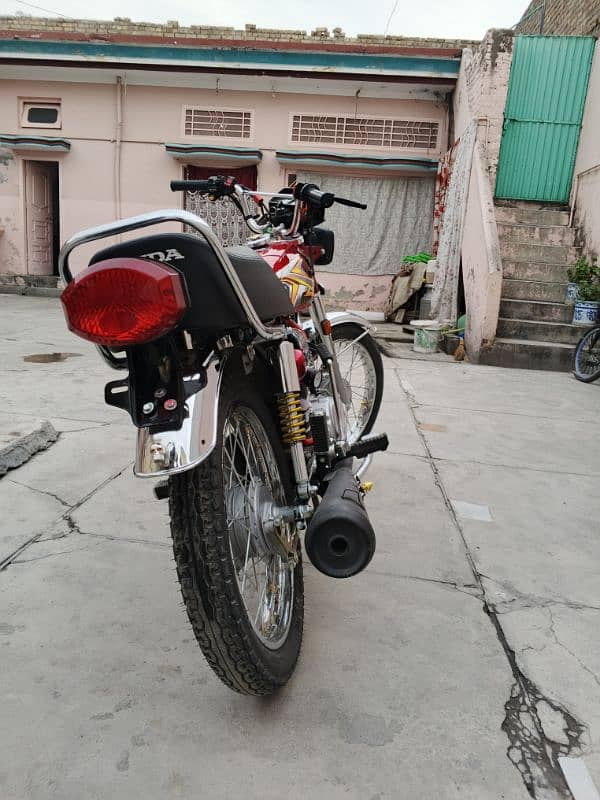 Honda 125 2 month use only 5