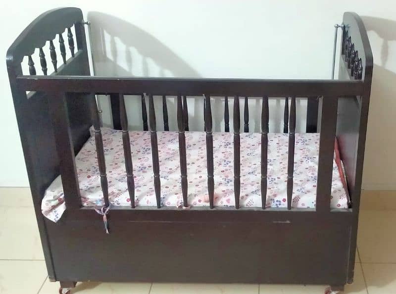 baby cot 1