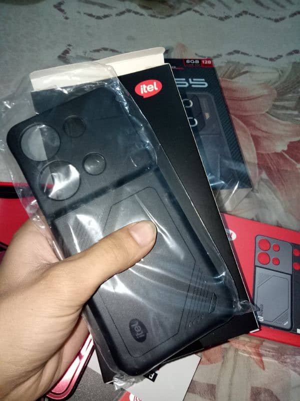 itel p65 4/128 with 2400 mah charging case 2