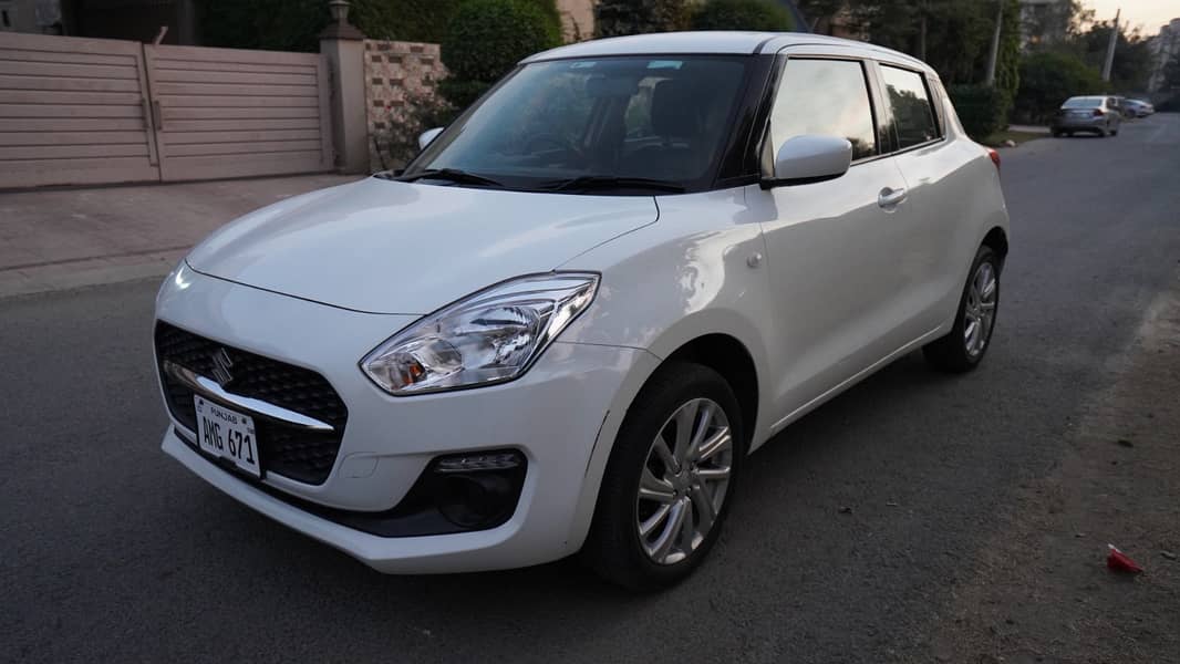 Suzuki Swift GL CVT 2022 2