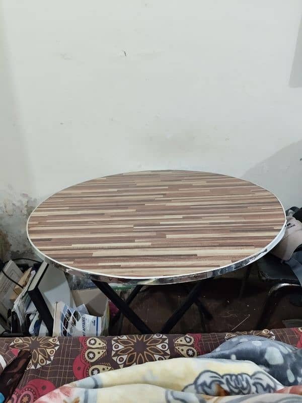 Folding table 1