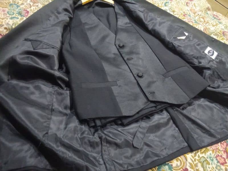 BOY Pent Coat For Sale (3 Piece) 2