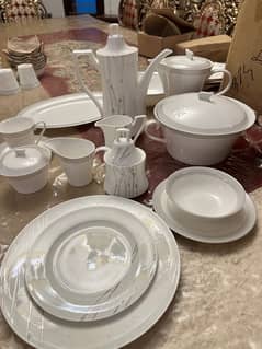 68 Pieces Dinner Set