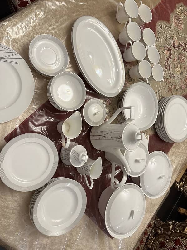 68 Pieces Dinner Set 1