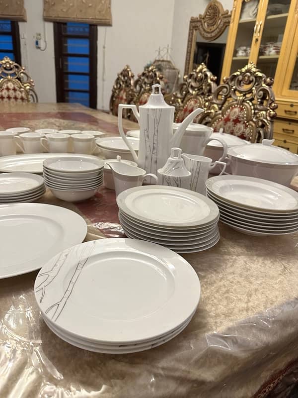 68 Pieces Dinner Set 2