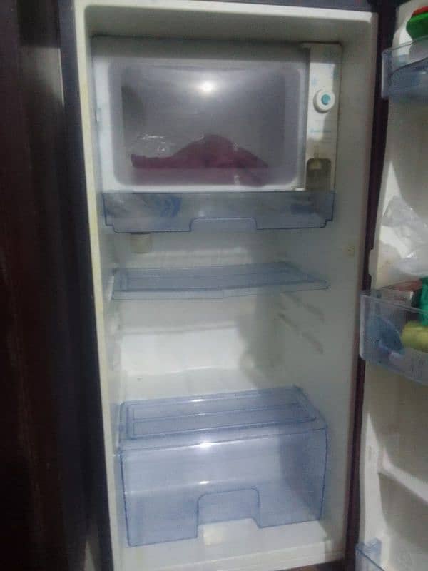 dawlance Refrigerator (medium) 1