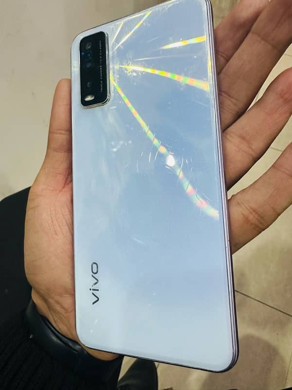 vivo y20 4/64 with box. 24000 6