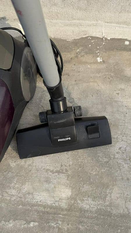 Philips Vacuum Cleaner for Sale! 2