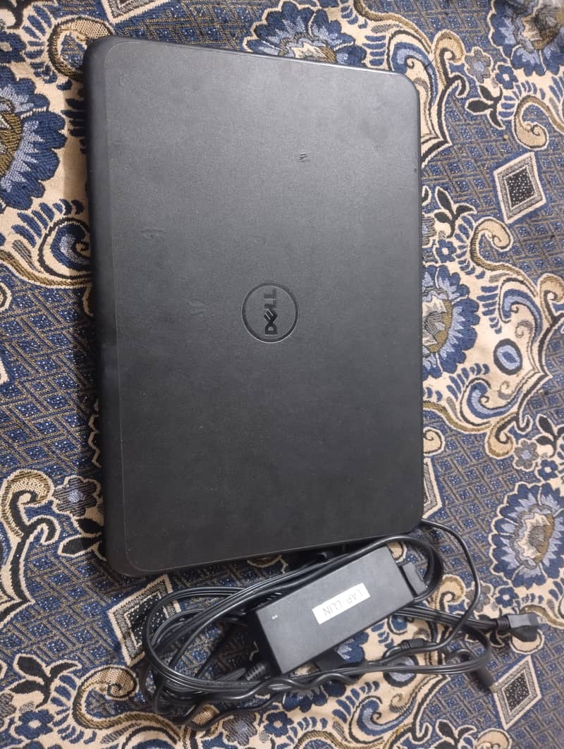 Dell Core i3 4th generation 500 gb hard with charger 0