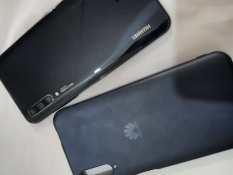 huawei y9s 6/128gb . urgent for sale 4