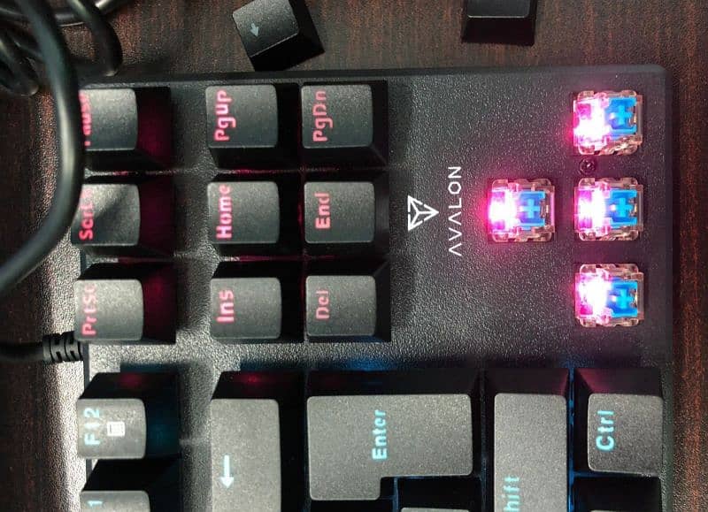 AVALON ESPORTS RGB MECHANICAL KEYBOARD 2