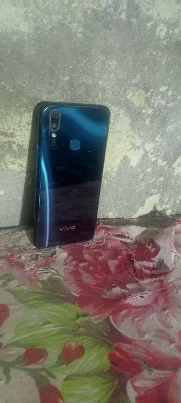 vivo y 11s 4