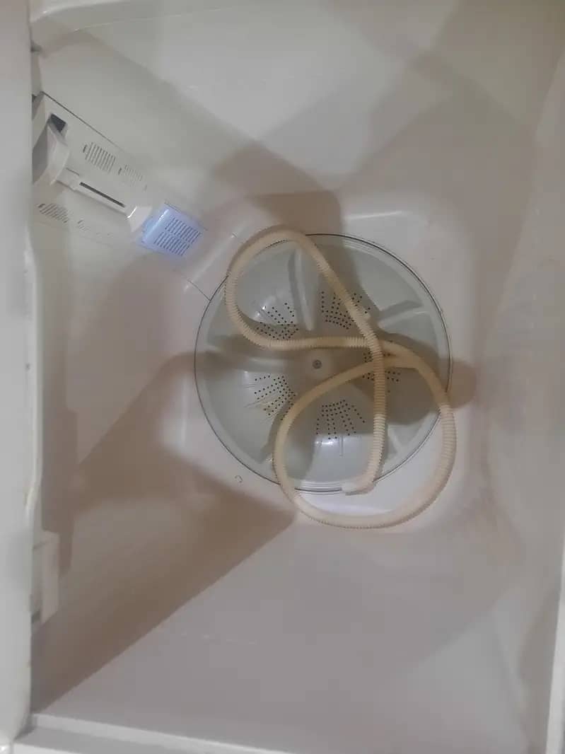 Haier Semi automatic machine with dryer 2